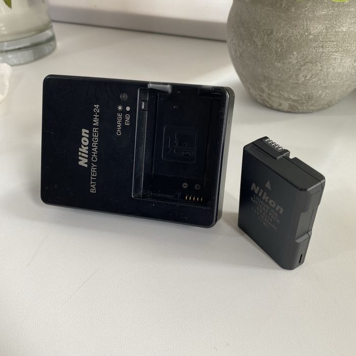 Nikon D3200 продам