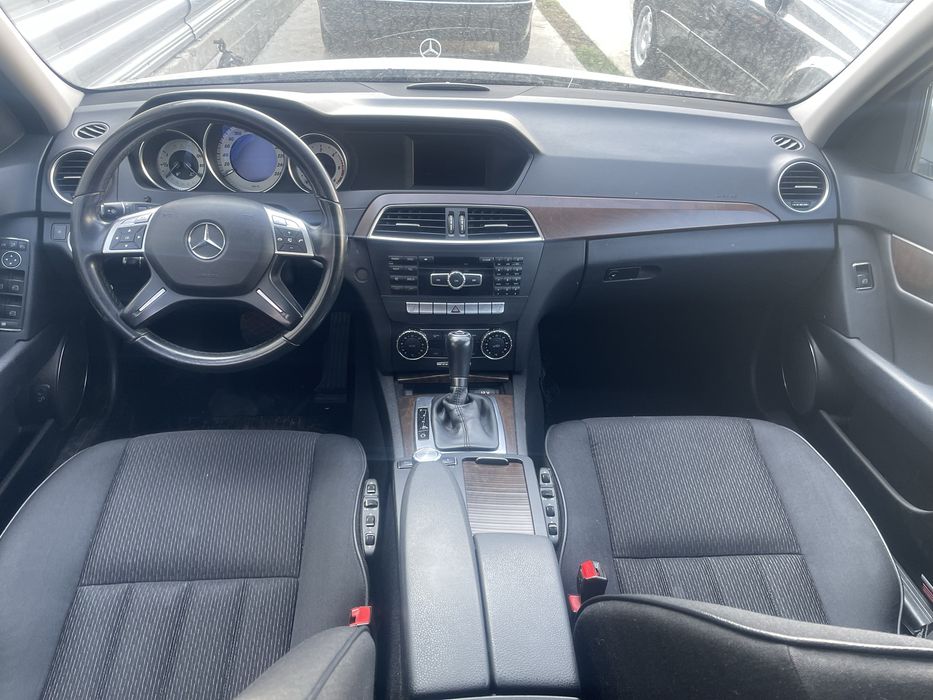 Dezmembrez mercedes c class w204 c180 c200 c220 c320