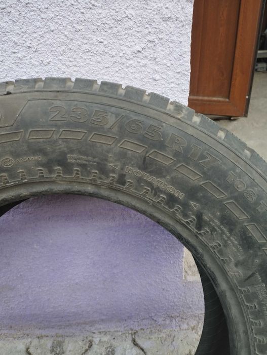 Шины зимние 235 65 R 17