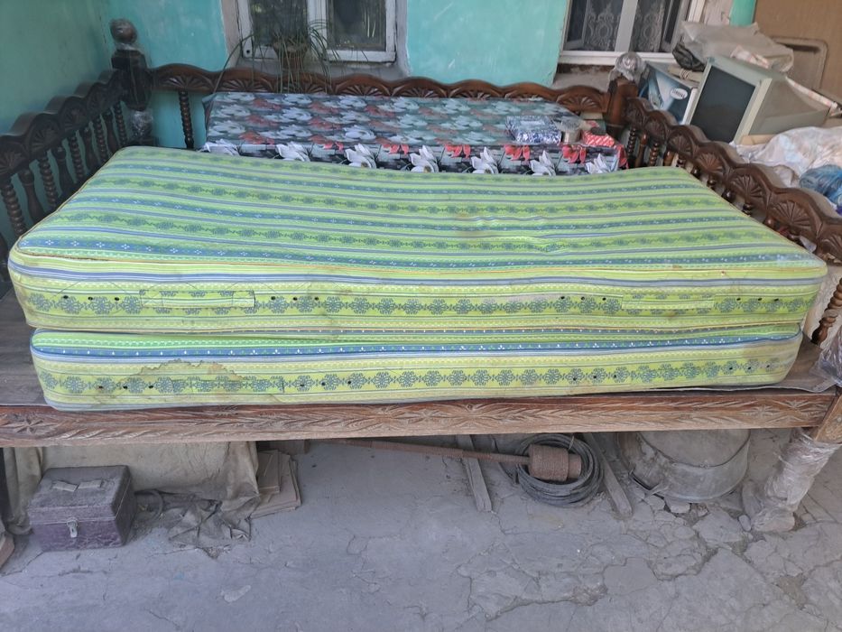 Продам два матраса полуторки 80 x 180