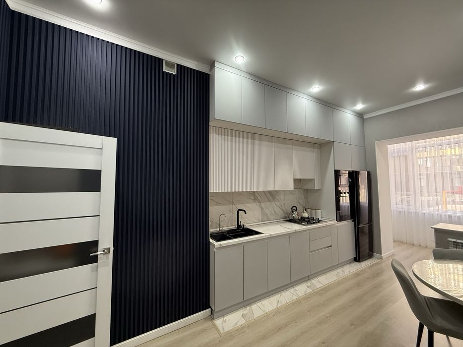 Продам 2 ком квартиру абая 244