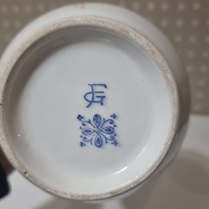 Vază porțelan pictată manual, flori mov și aur