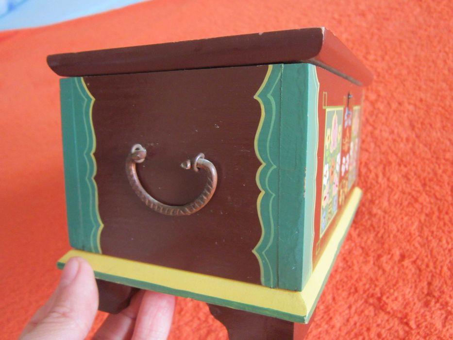 cadou rar vintage mini cufar ladita pictata manual,lemn,Germania