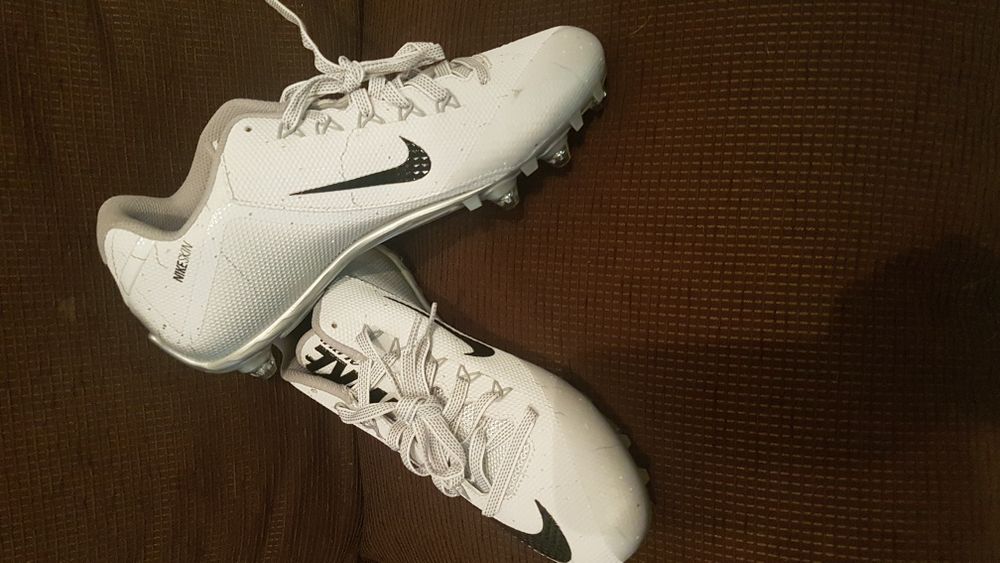 Мъжки футболни обувки(калеври)