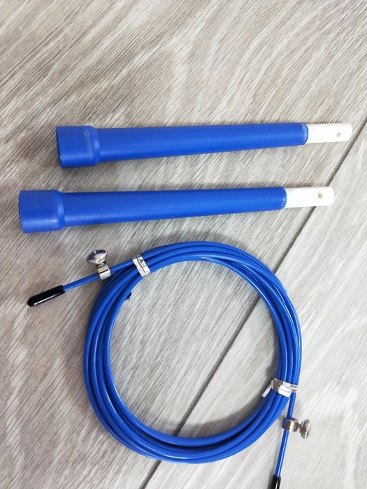 Продам скоростную скакалку.