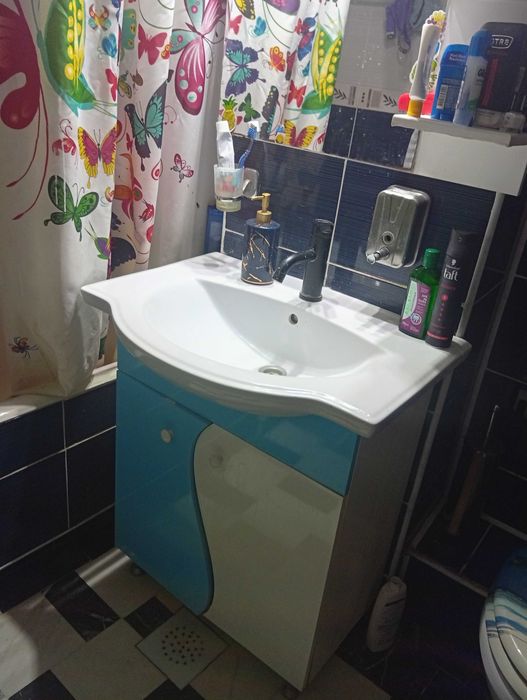 Vreau sa donez mobilier de baie
