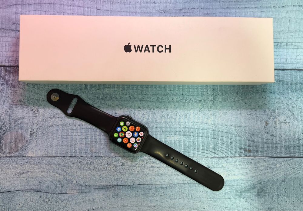 Apple watch Se 44mm в идеальном состоянии ,гарантия