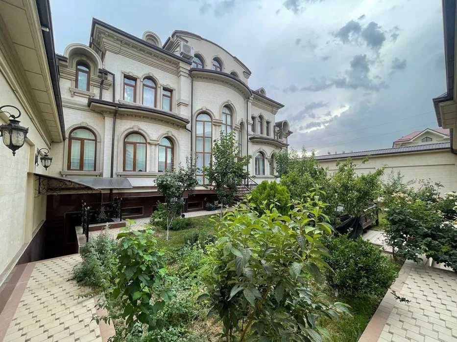Срочно Сдаю Луначарский 7 комн Участок 700.кв.м 118*