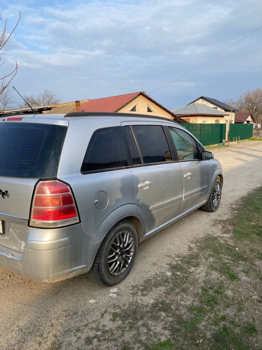 Opel zafira b 2009