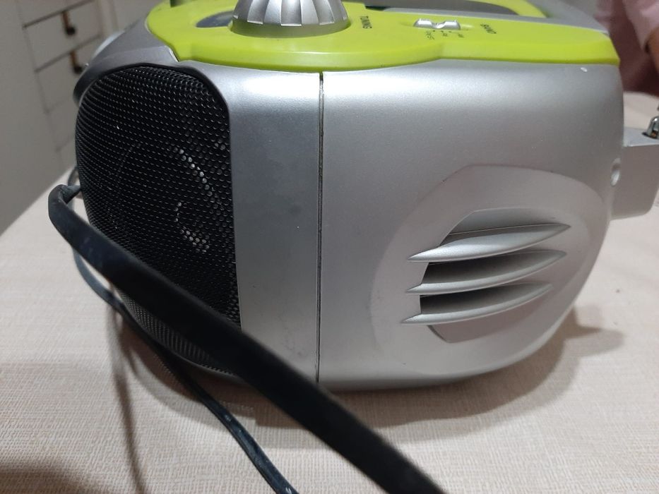 Vind  radio  cu cd second  hand