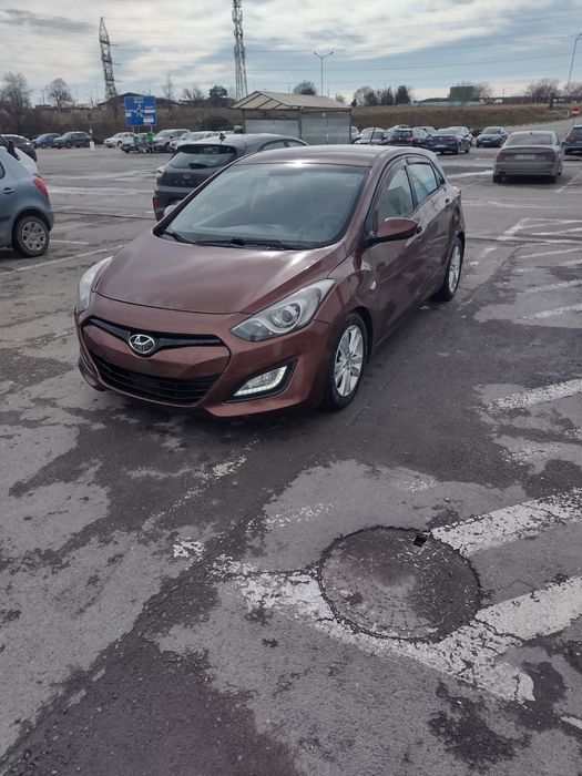 Vând Hyundai i30