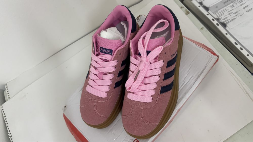 Продам кроссовки срочно