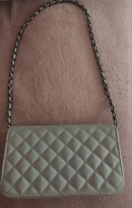 Чанта на Chanel.