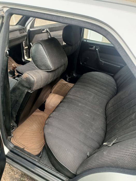 мерседес 190 2.0л 1986г