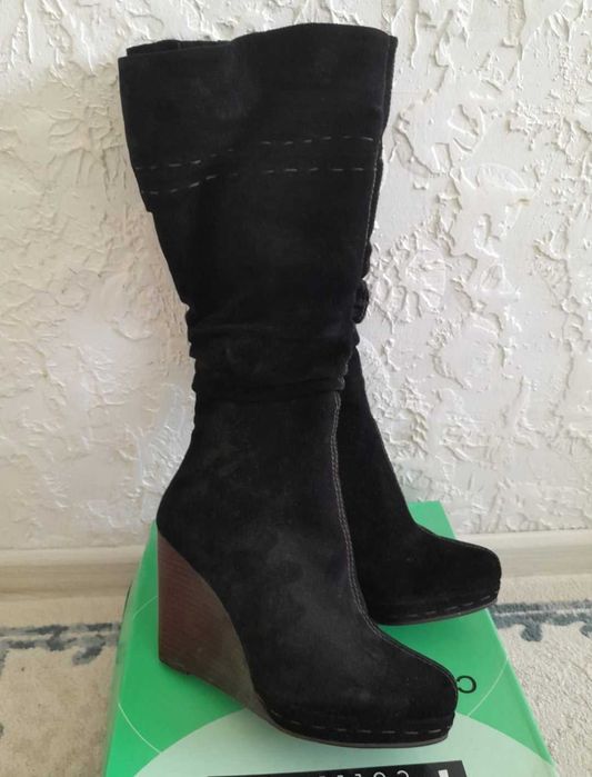 Продется Сапоги женские,