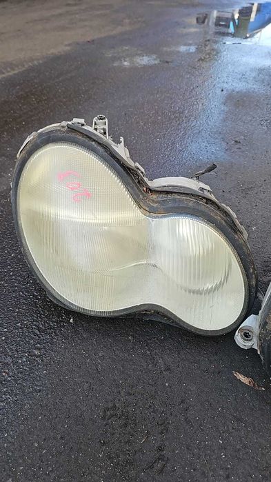 Фары на Mercedes C-Class 203