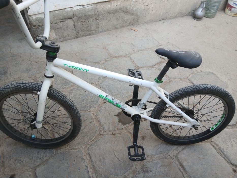 Tayls velosiped  sotiladi.