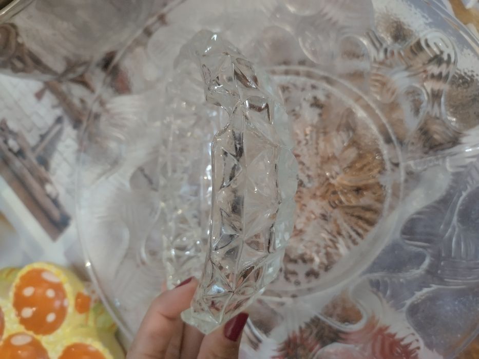 Голямо разнообразие от старинни колекции ,сервизи и други на символичн