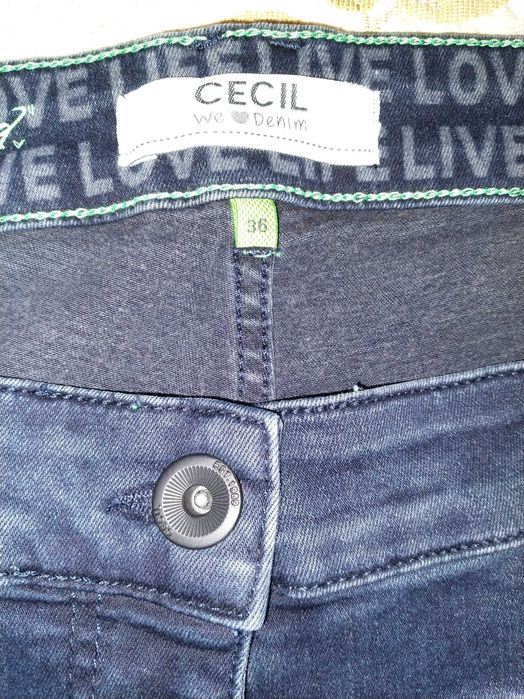 Дамски дънки голям размер