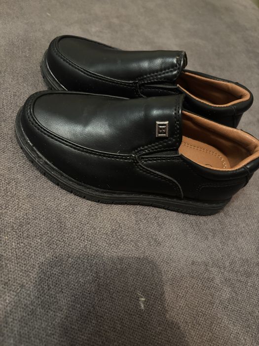 Продам туфли на мальчика