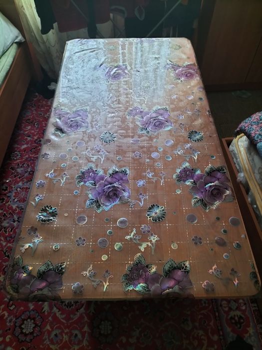 Кухонный стол со стульями