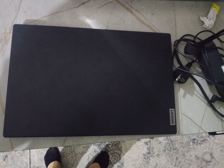 Noutbu.   Lenovo