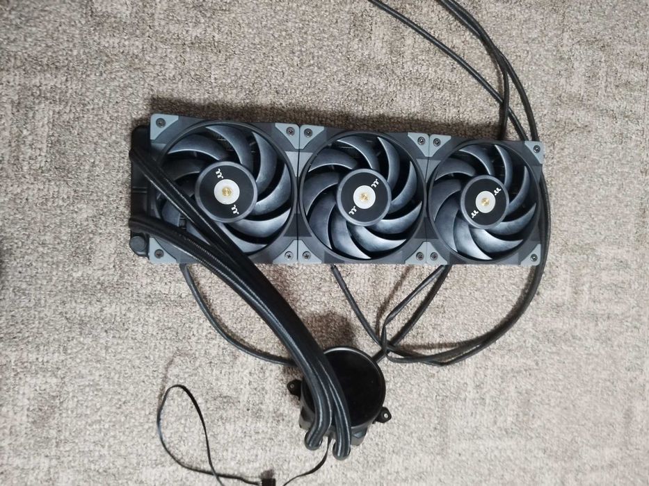 Thermaltake TOUGHLIQUID 360 (CL-W321-PL12BL-A)