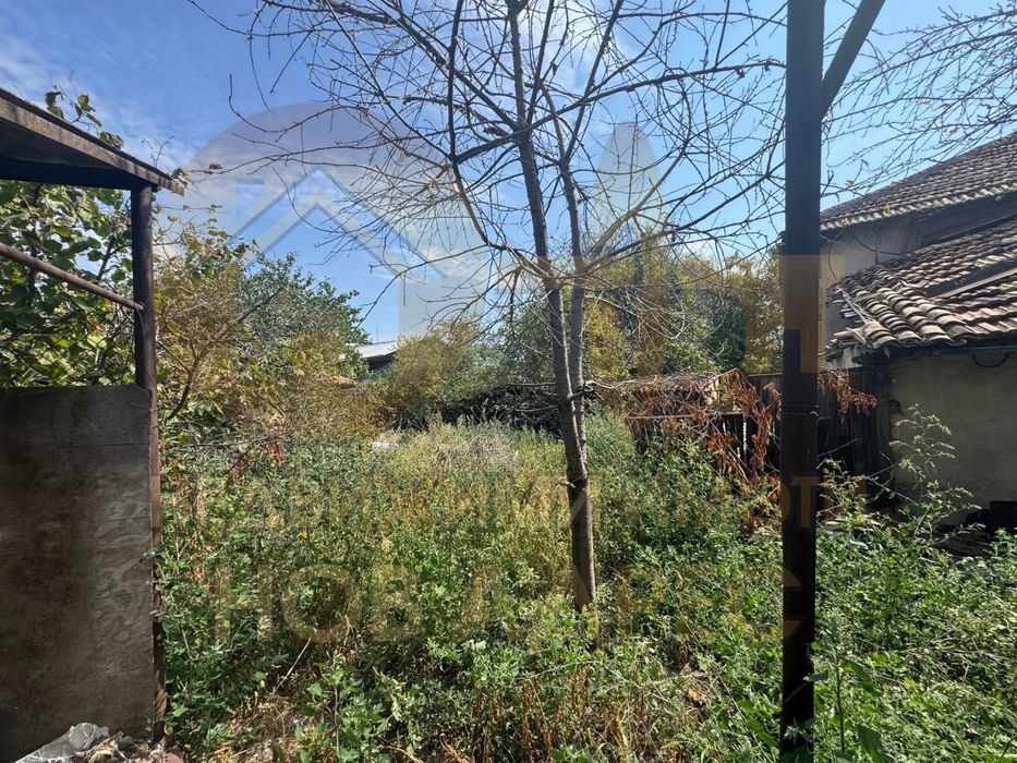 Самостоятелна Тухлена Къща Кв. Въбел , 1240 кв.м.