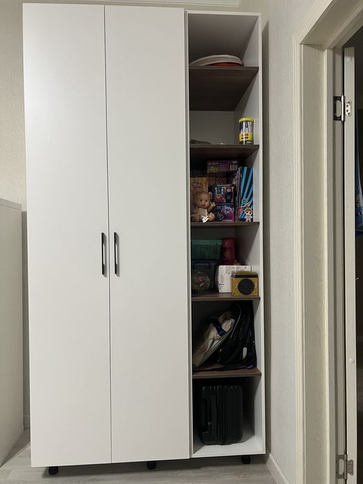 Шкаф плательный