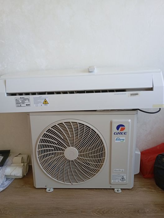 Кондиционер Gree 18 сотилади.
