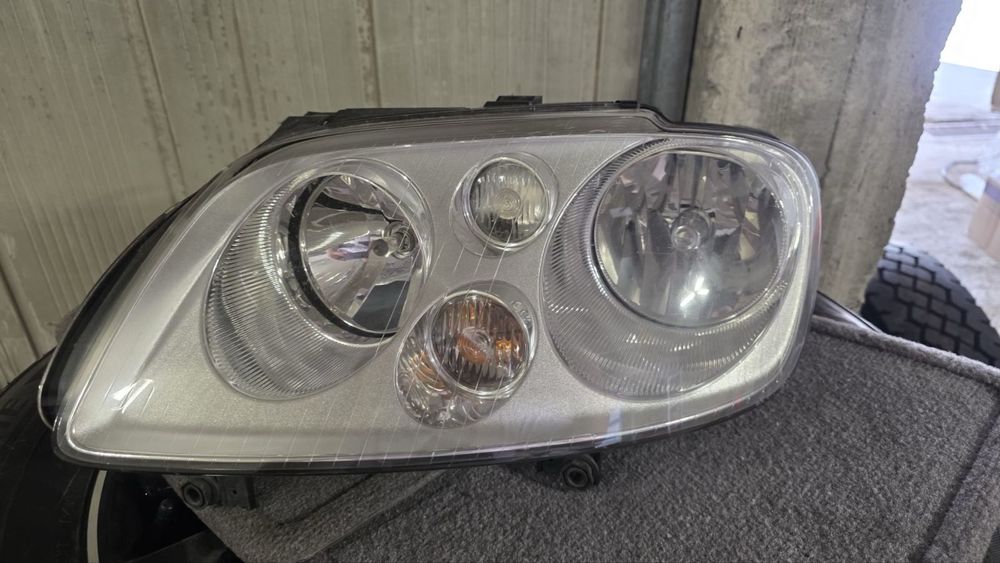 Фар ляв VW Touran 2003-2006