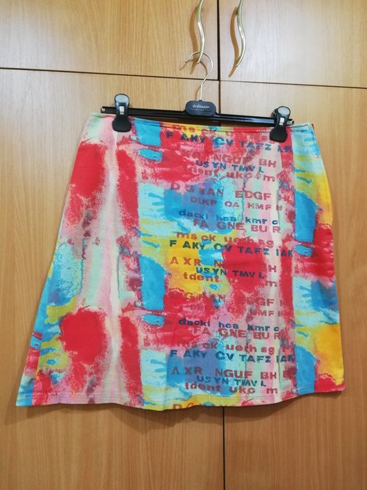 Vând fuste de vară, pantaloni scurți