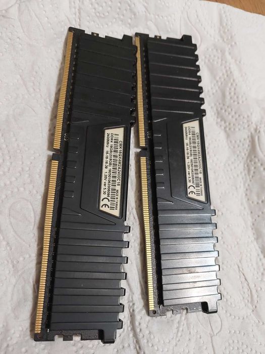 16GB 2400Mhz CL16 - Corsair Vengance LPX