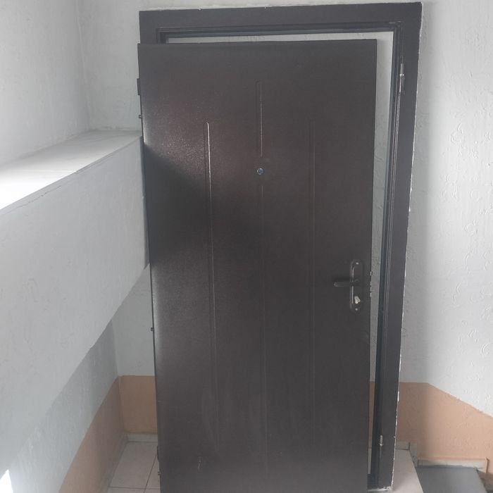 Продам дверь металическое
