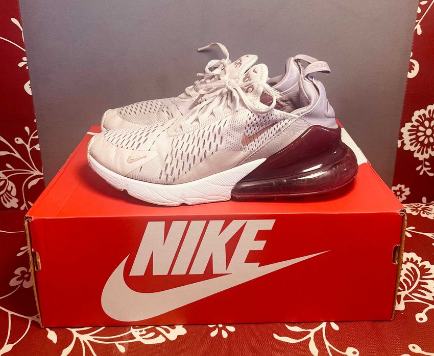 Оригинални дамски маратонки Nike Air max 270