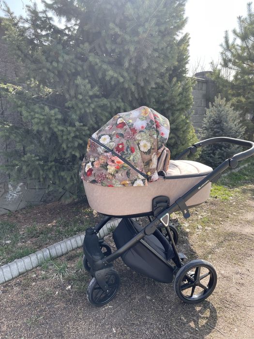 Продам Коляску Adamex