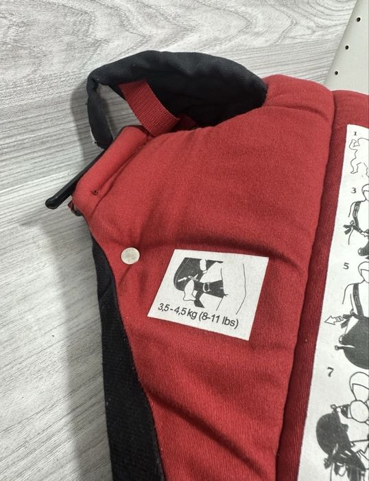 Marsupiu ergonomic BabyBjörn Active negru/roșu din bumbac pentru bebeluși