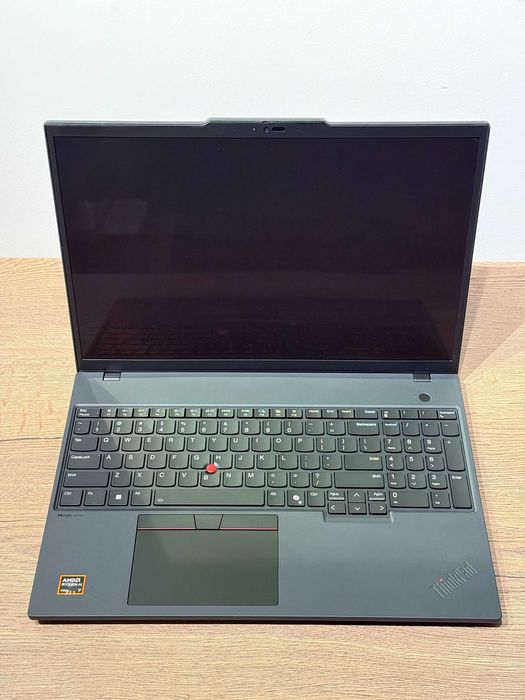 Laptop Lenovo ThinkPad P16s Gen 4 16" AMD Ryzen 9 HX 370 64GB Ram 1TB