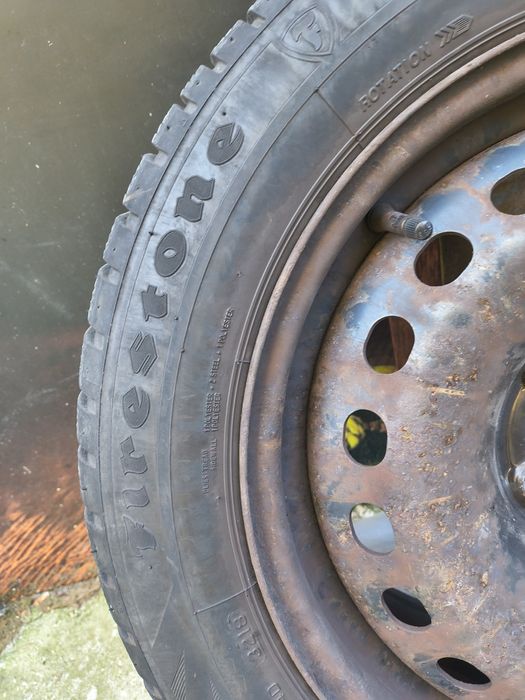 Комплект зимни гуми 205/55 R16 с джанти
