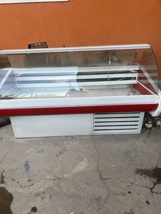 Выставка холодильник срочно продается 450$