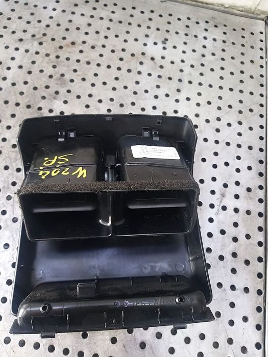 Grile ventilatie aer spate cotiera mercedes c class w204 a2048300354