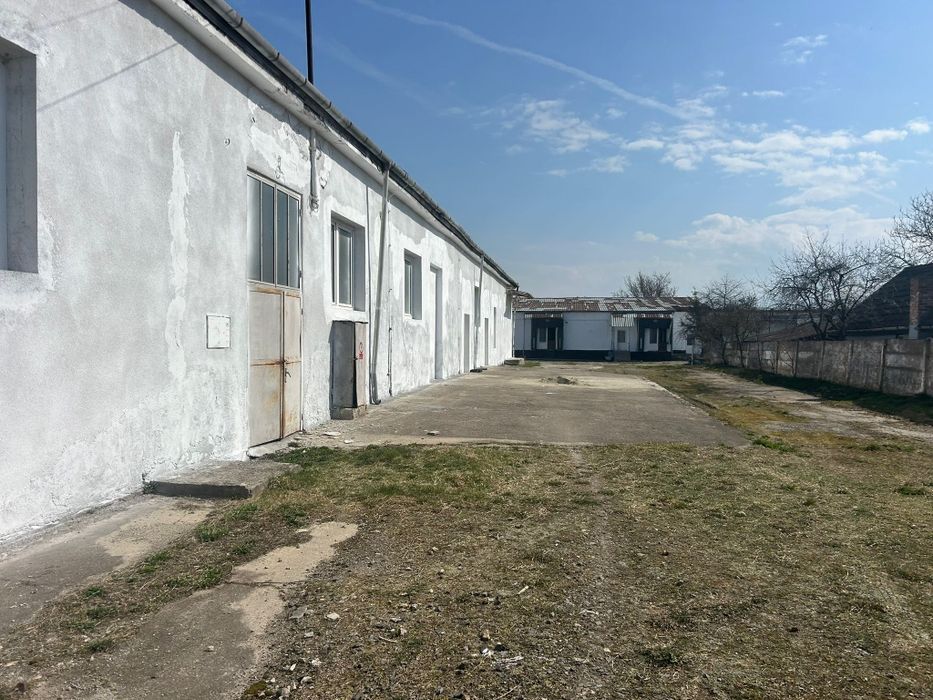 Inchiriez(vînd) spații depozitare (producție în Călan.