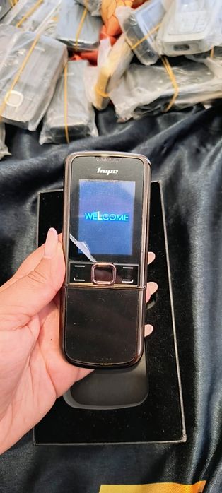 Телефона е чисто нов