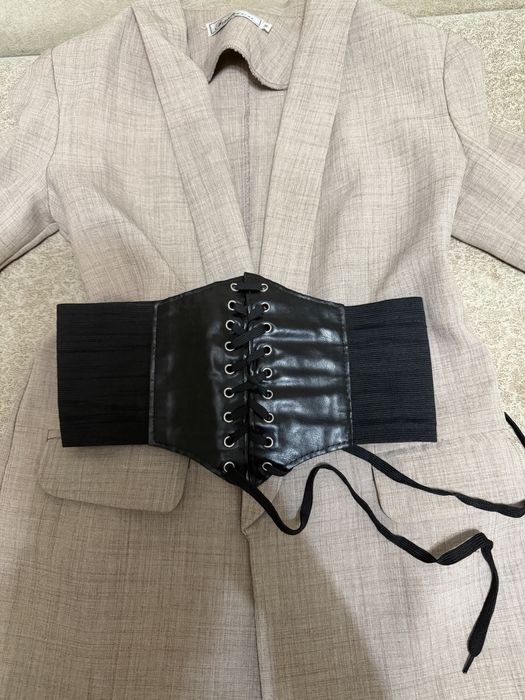 Пиджак размер М +карсет в порарок