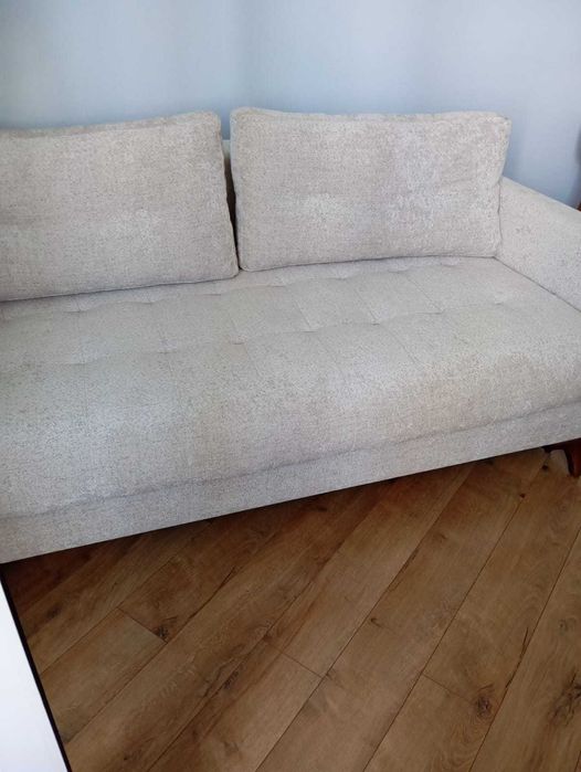 Продам диван цвета айвори