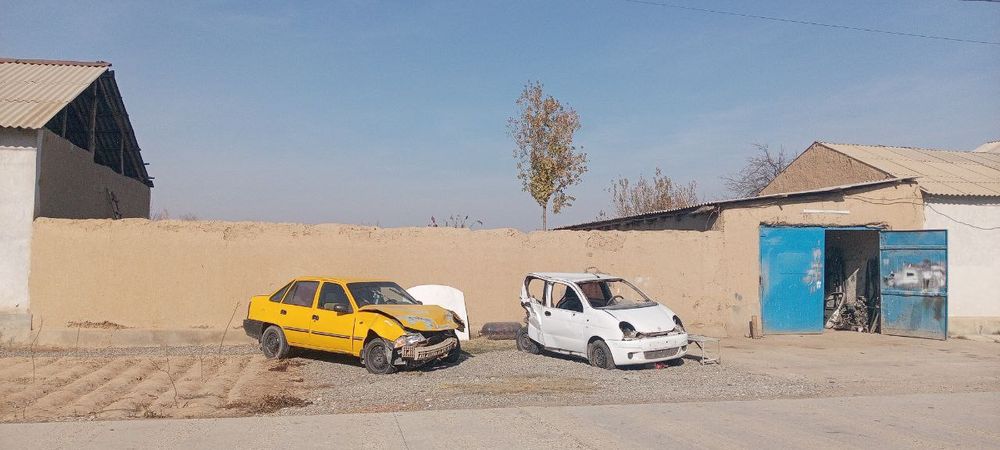 yer uchaska sotiladi ozmizni nomimzda maktab yaqin boqcha yaqin