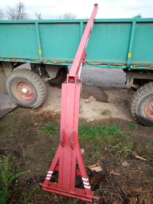 Ridicător după tractor