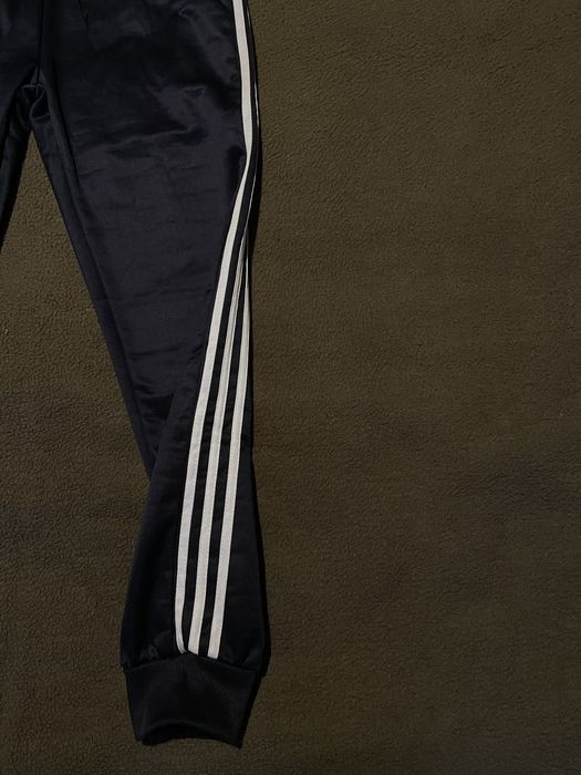 Спортен комплект (горнище + долнище) тъмносин – нов XL (реален M/L)