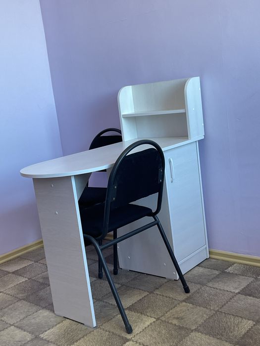 Срочно Сдам в аренду столы для маникюра