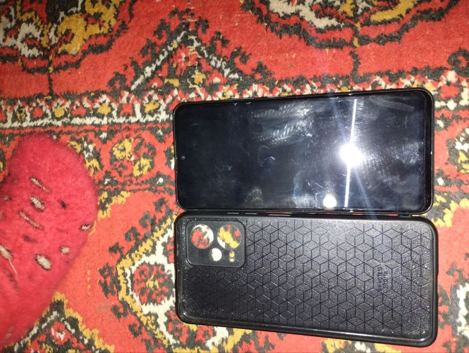 Poco x5 5g qirchilgan joyi yoq